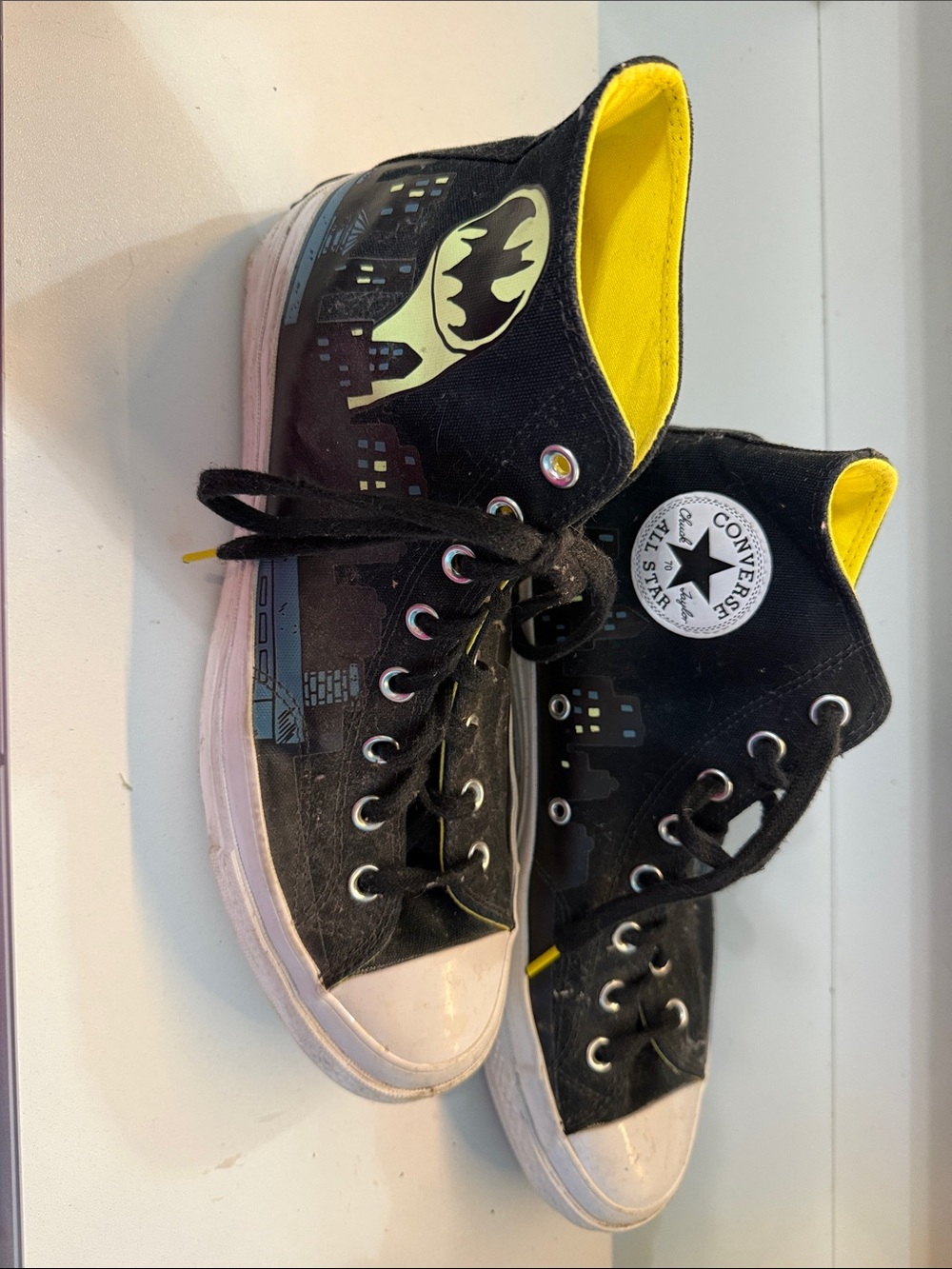 Converse unisex Black & Yellow Batman High-Top Sneakers
